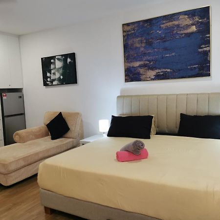 Apple Home 2 At Menara Simfoni, King Size Bed, Cheras, Nexflix, Wifi, Parking Seri Kembangan Exterior foto