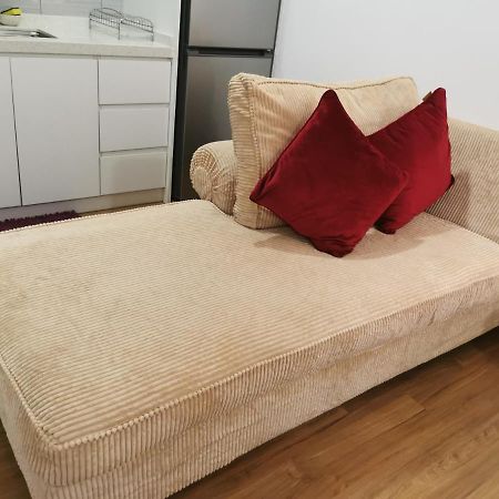 Apple Home 2 At Menara Simfoni, King Size Bed, Cheras, Nexflix, Wifi, Parking Seri Kembangan Exterior foto