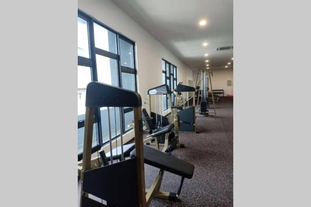 Apple Home 2 At Menara Simfoni, King Size Bed, Cheras, Nexflix, Wifi, Parking Seri Kembangan Exterior foto