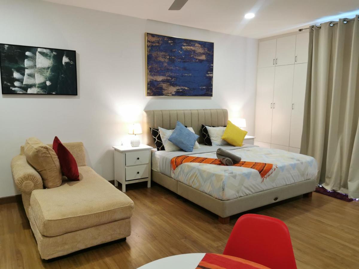 Apple Home 2 At Menara Simfoni, King Size Bed, Cheras, Nexflix, Wifi, Parking Seri Kembangan Exterior foto