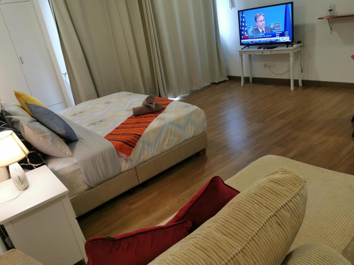 Apple Home 2 At Menara Simfoni, King Size Bed, Cheras, Nexflix, Wifi, Parking Seri Kembangan Exterior foto