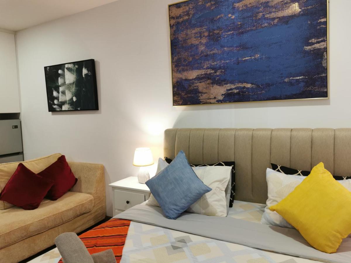 Apple Home 2 At Menara Simfoni, King Size Bed, Cheras, Nexflix, Wifi, Parking Seri Kembangan Exterior foto